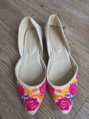 Anthropologie Cream Embroidered Floral Pointed-Toe Flats